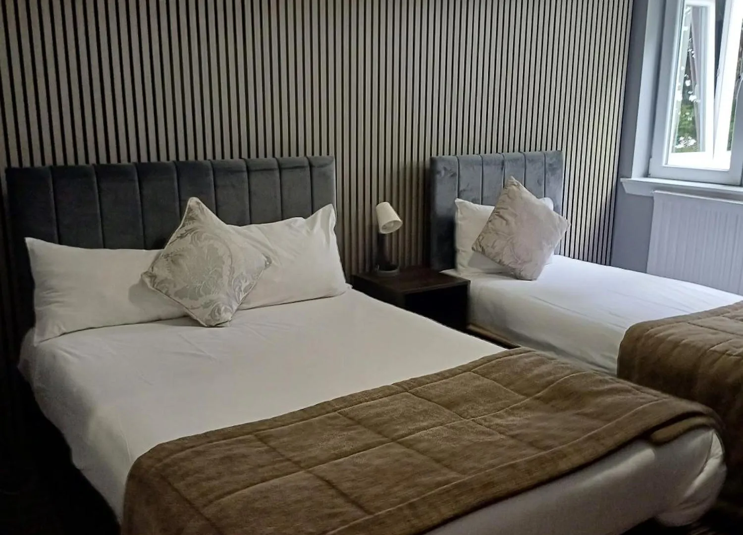 4 Budget Hotels Near Pollok Country Park for Smart Stays