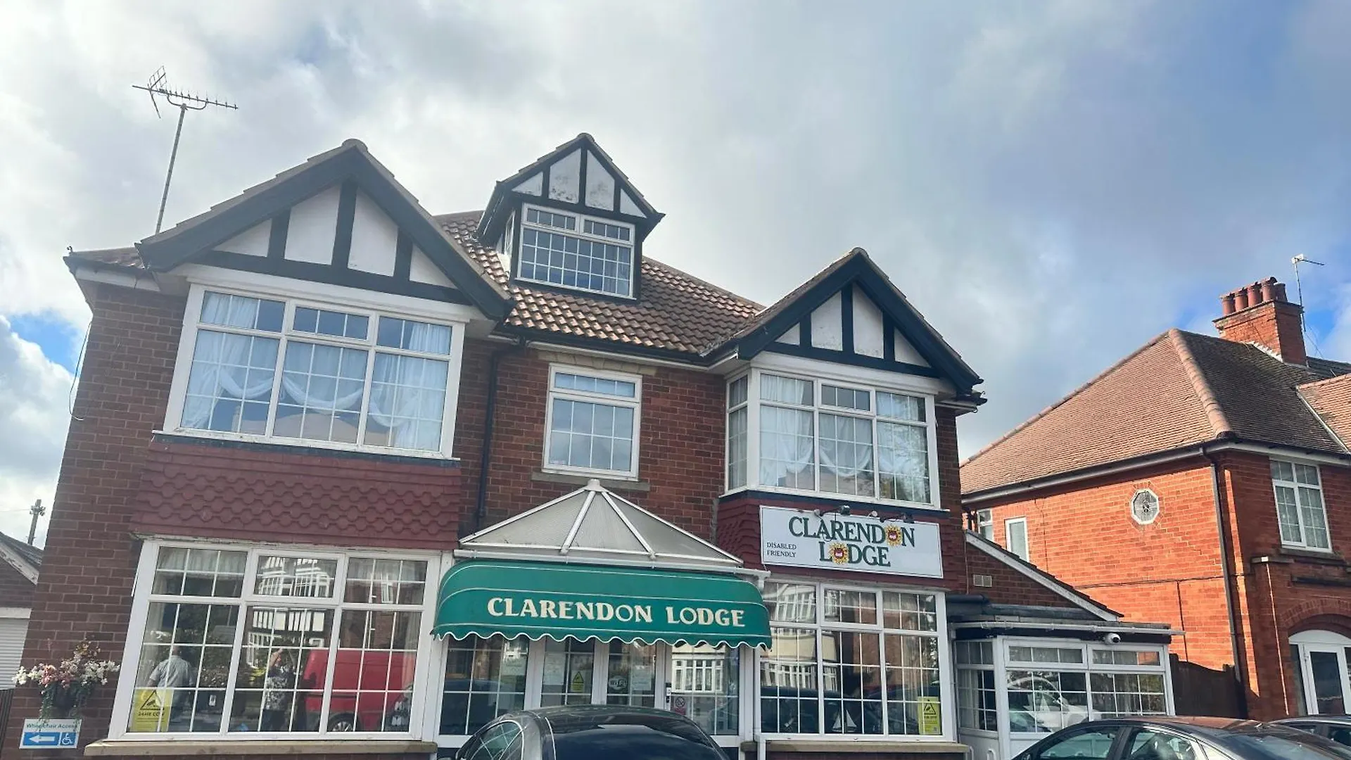 4 Central Hotels Near Skegness Clock Tower Worth Booking