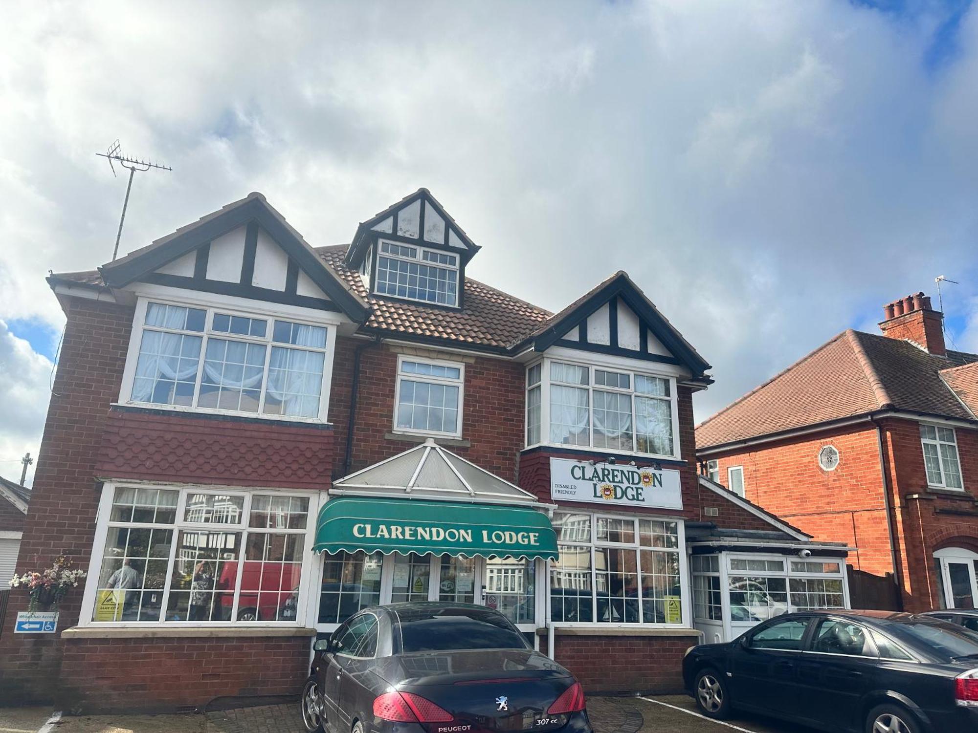 4 Central Hotels Near Skegness Clock Tower Worth Booking