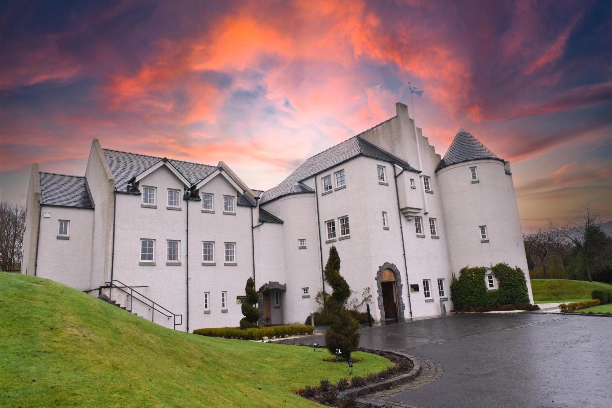 5 Luxury Hotels in Strathclyde for a Refined Scottish Stay